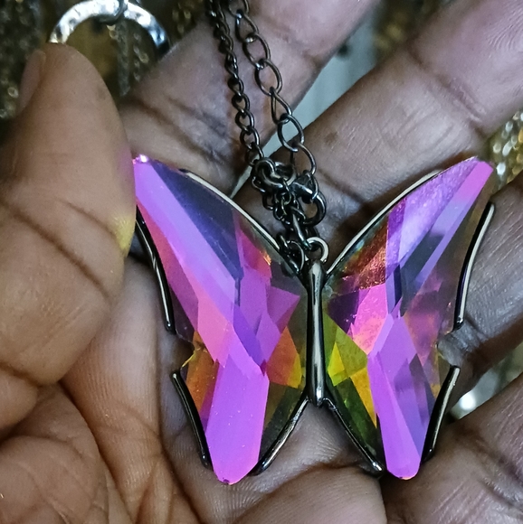 Jewelry - Picture 6 of 8